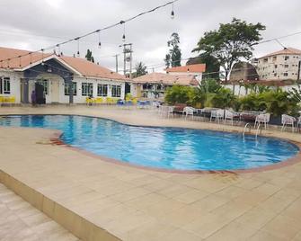 Bliss World Hotel & Resort - Akure - Pool