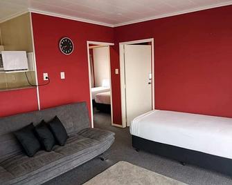 Twin Coast Adventures - Kaikohe - Bedroom