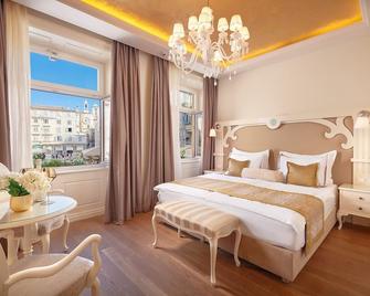 Piazza Heritage Hotel - Split - Bedroom