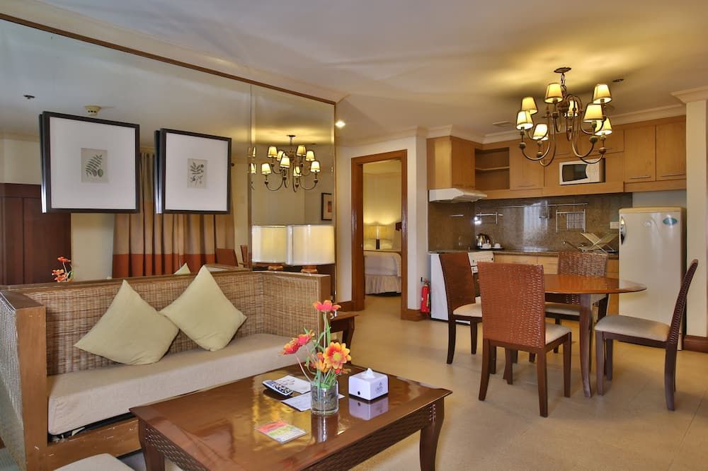 Crown Regency Suites & Residences Mactan - Lapu-Lapu City