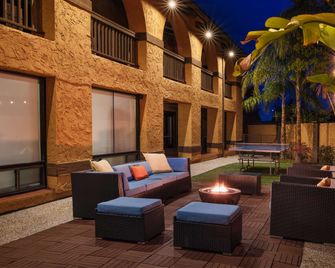 Hotel Zico, BW Signature Collection - Mountain View - Innenhof