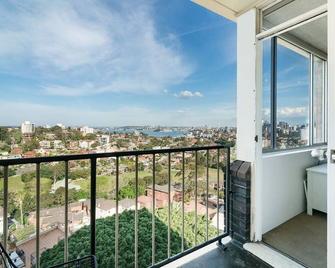 Bright and Sunny Studio Apartment - 悉尼 - 陽台