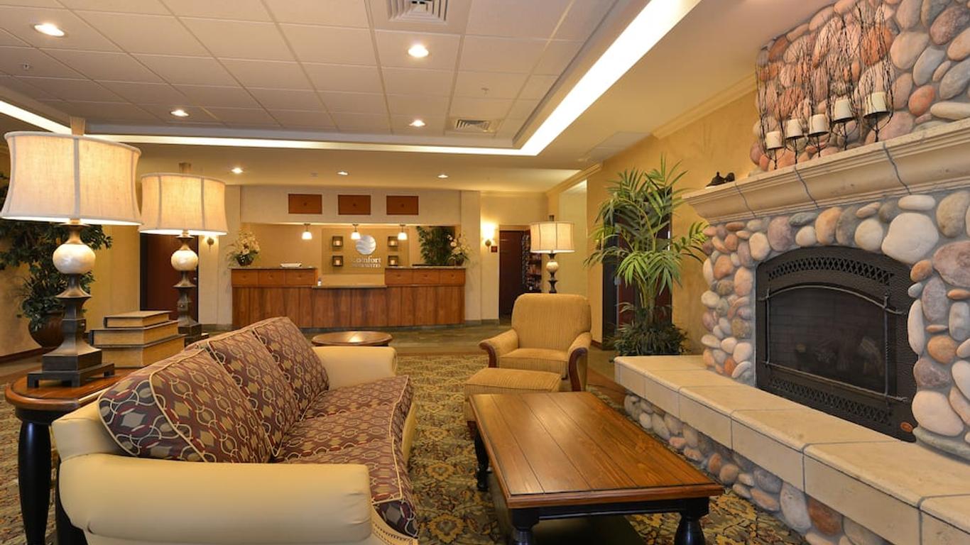 Comfort Inn and Suites McMinnville Wine Country