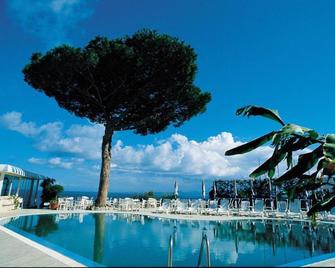 Hotel L'Approdo - Casamicciola Terme - Басейн