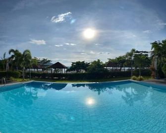 Cocotel Rsam Beach Resort - Nasugbu - Piscine