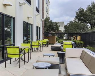 SpringHill Suites by Marriott Austin Parmer/Tech Ridge - Austin - Innenhof