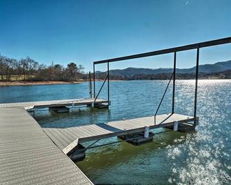 Townhome with Fire Pit and Boat Dock Pets Welcome! - Hiawassee - Pool