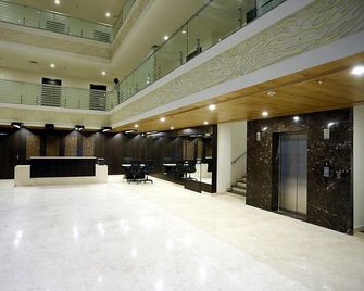 Hotel Solitaire - Raipur - Lobby