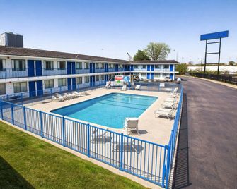 Express Inn Near Columbus Airport - Brice - Edificio