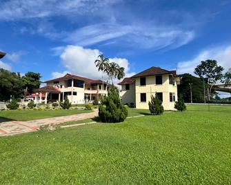 Capital O 91096 Usas Resort - Kuala Kangsar - Edificio