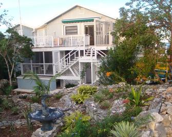 Oceanfront, Beach, Tennis-Pickleball Court, Dock, Kayaks, Bikes - Cherokee Sound - Building