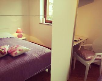 Room Kris with private entrance & private bathroom - Umag - Habitación