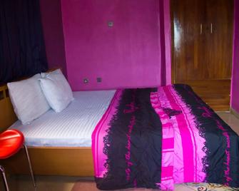 De Prince Guest House - Lagos - Habitación