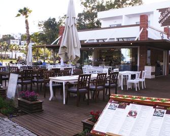 Meggs Bodrum Beach Hotel - Ortakent-Yahşi - Ресторан