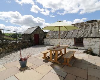 Maerdy Cottage - Corwen - Patio