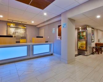 Holiday Inn Express Fairfax - Arlington Boulevard - Fairfax - Recepción