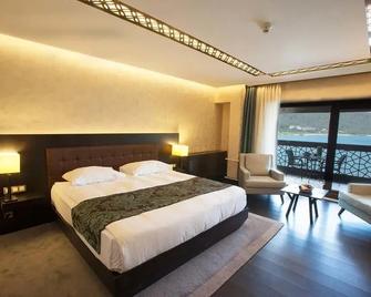 Abant Palace Hotel - Mudurnu - Schlafzimmer