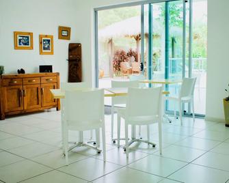 The Coast Motel - Yeppoon - Dining room