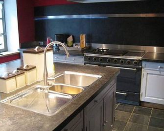 Halfway Between the Town of Spa and Durbuy, a Lovely Cottage - Hamoir - Kitchen