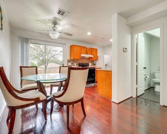 Charming Family Home with Yard - 24 Mi to Austin! - Kyle - Dining room