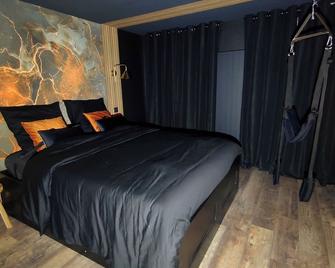 Suite Romantique- Spa & Sauna - Conches-en-Ouche - Chambre