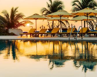 Allezboo Beach Resort & Spa - Mũi Né - Havuz
