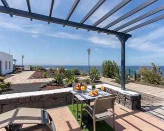 Vik Club Coral Beach - Playa Blanca - Building