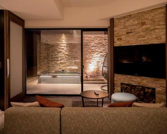 Kusatsu Now Resort Hotel - Kusatsu - Living room