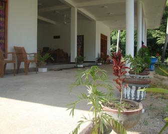 Nadun Rest - Polonnaruwa - Patio