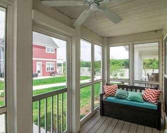 Captain`s Quarters - 179 Leeward Way, Cottage #6 - Ottawa - Balcón