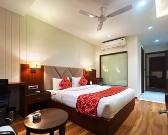 Hotel The Crystal Park - Gwalior - Bedroom