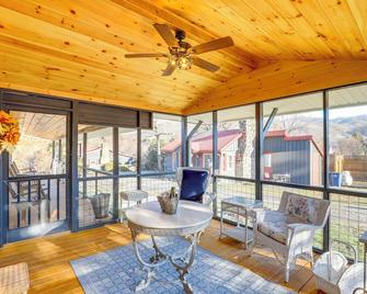 Walk to Appalachian Trail Hot Springs Hideaway - Hot Springs - Sala de estar