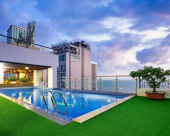 Apus Hotel - נה טראנג - בריכה