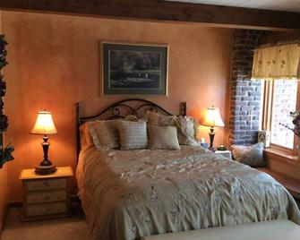 \'Phantom's Cove\': Lake Front Retreat On Upper Phantom Lake - Mukwonago - Bedroom