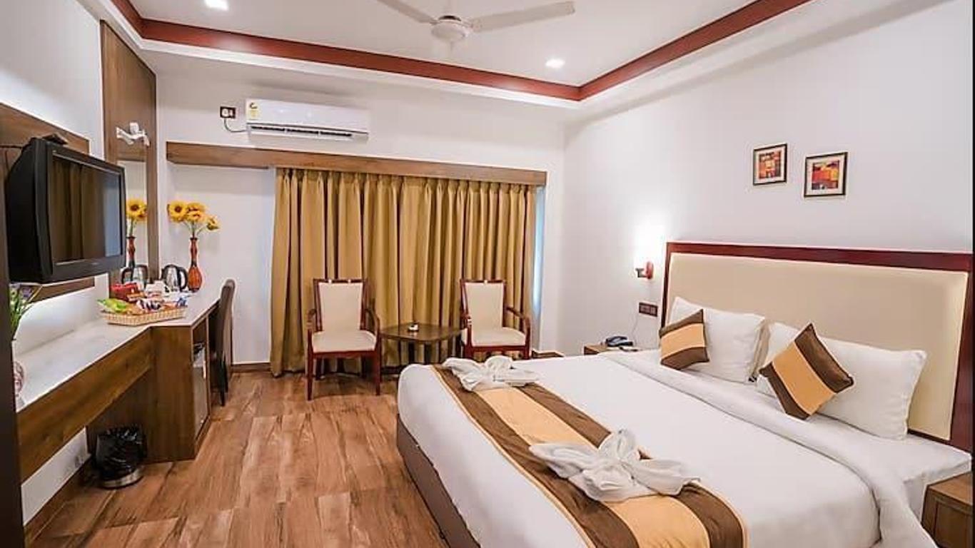 Hotel Aroma Residency