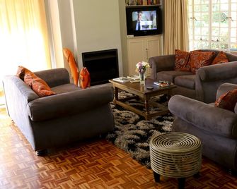 Sunbird Guest House - Harare - Sala de estar