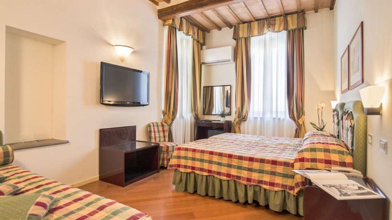 هوتل إيطاليا