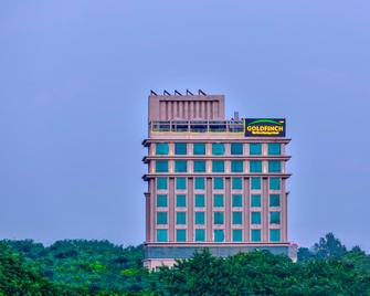 Goldfinch Hotel Delhi - Faridabad - Building