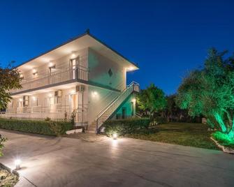 Nastazia Studios - Laganas