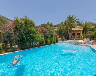 Garden of Eden - Kalamaki - Pool