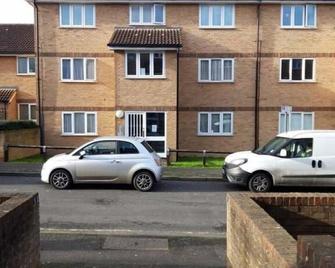 Clarence Suite 1 Bedroom W Free Parking - Chatham - Building