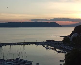 Hotel Selenunda - Loutraki - Balcony