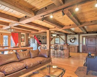 Timeless Red Sox Retreat with Scenic Mountain Views! - Putney - Living room