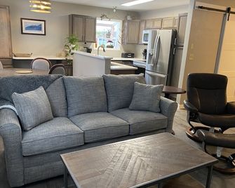 Apartment in the heart of the Mendenhall Valley - CBJ1000108 - Juneau - Living room