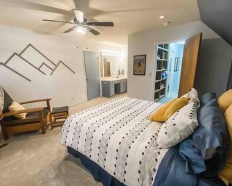 Family Friendly Vacation - Julian - Bedroom