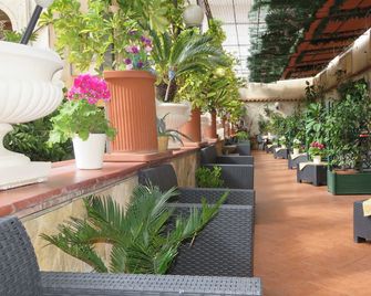 Bed & Breakfast Medea - Neapel - Uteplats