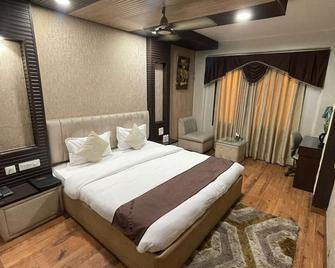 Hotel Grand Sai - Moradabad, Uttar Pradesh - Morādābād - Bedroom