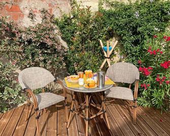 23 - Soulac-sur-Mer - Binnenhof