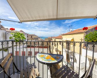 藍色切法盧飯店 - 西法魯 - 陽台