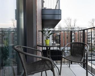 Steam Park Krakow Apartment - קראקוב - מרפסת